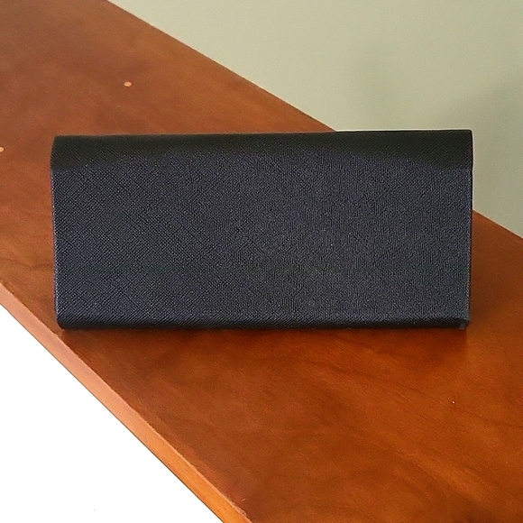 PRIVE REVAUX EYEWEAR TRIANGULAR HARD CASE - Picture 4 of 6